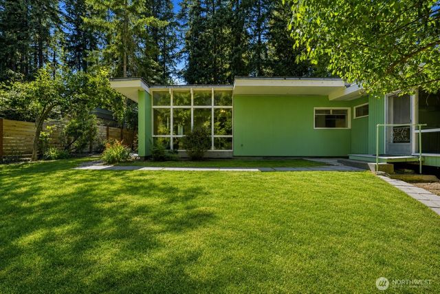 17056 26th Avenue NE, Lake Forest Park, WA 98155