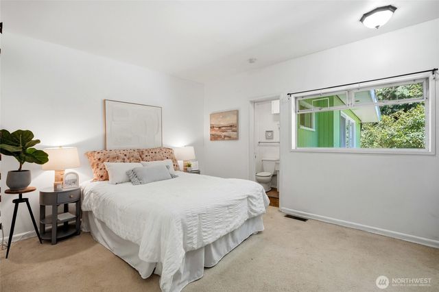 17056 26th Avenue NE, Lake Forest Park, WA 98155
