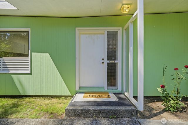 17056 26th Avenue NE, Lake Forest Park, WA 98155