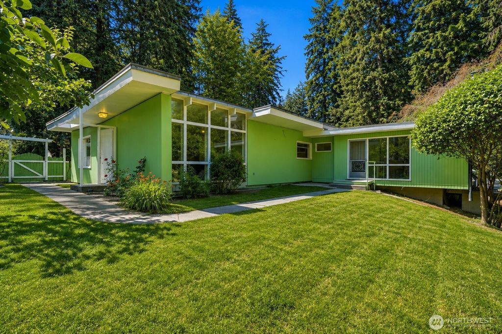 17056 26th Avenue NE, Lake Forest Park, WA 98155