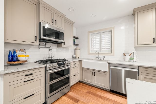 90 Mossy Cup, Shavano Park, TX 78231