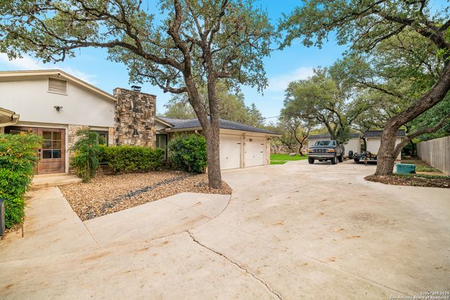 90 Mossy Cup, Shavano Park, TX 78231