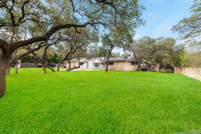 90 Mossy Cup, Shavano Park, TX 78231