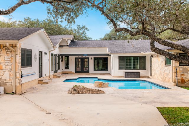 90 Mossy Cup, Shavano Park, TX 78231