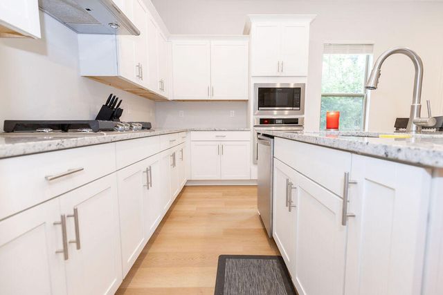 904 Shelburne Way, Nicholasville, KY 40356