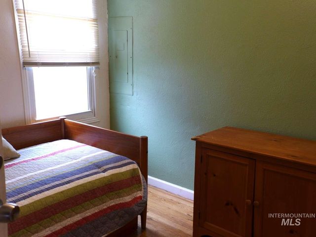 1224 N Michigan Ave, Caldwell, ID 83605