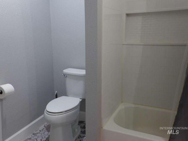 1224 N Michigan Ave, Caldwell, ID 83605