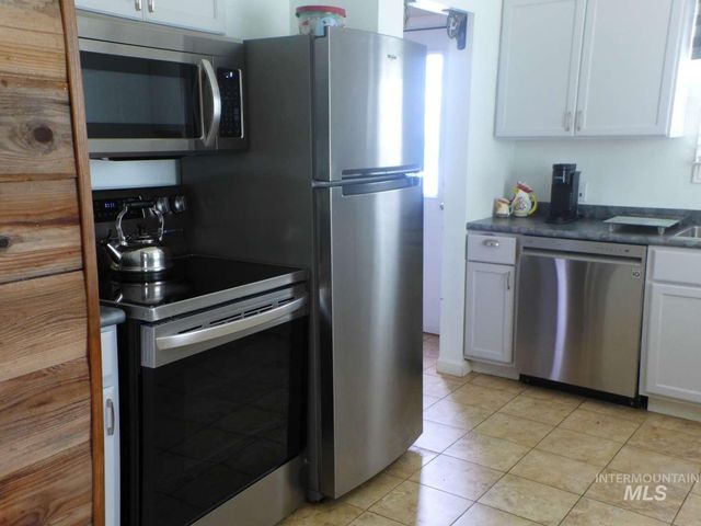 1224 N Michigan Ave, Caldwell, ID 83605