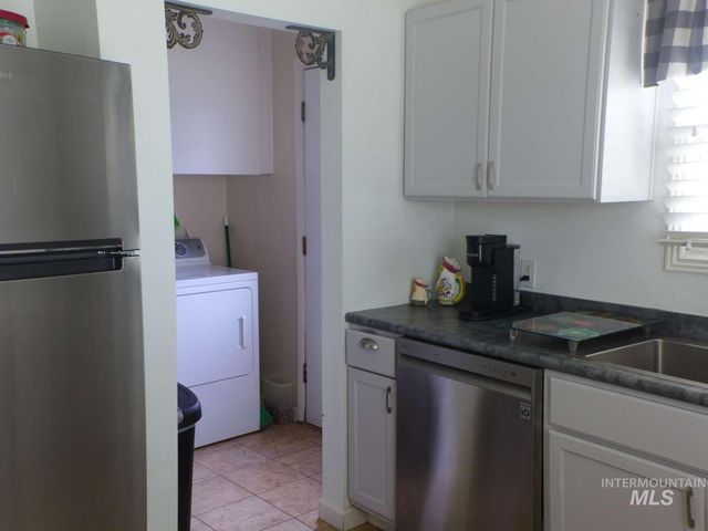 1224 N Michigan Ave, Caldwell, ID 83605