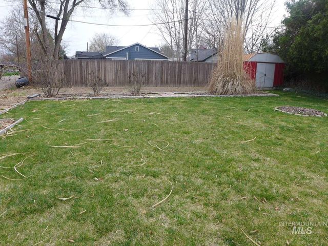 1224 N Michigan Ave, Caldwell, ID 83605