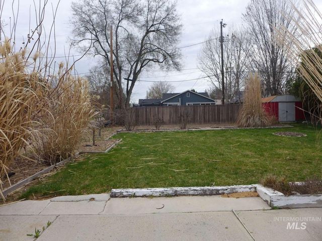 1224 N Michigan Ave, Caldwell, ID 83605