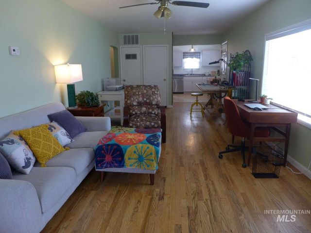 1224 N Michigan Ave, Caldwell, ID 83605