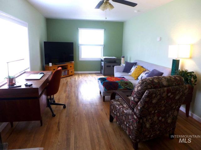 1224 N Michigan Ave, Caldwell, ID 83605