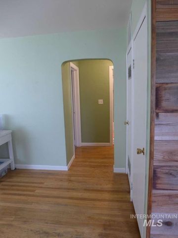 1224 N Michigan Ave, Caldwell, ID 83605