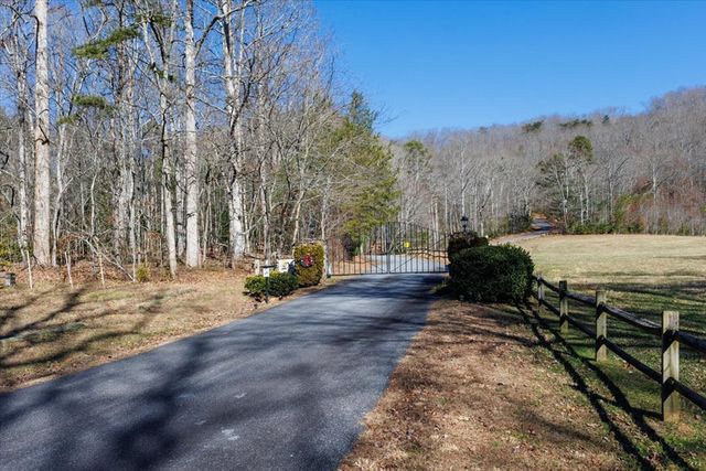 1706 Deer Valley Drive, Warne, NC 28909