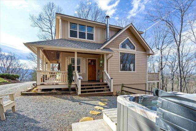 1706 Deer Valley Drive, Warne, NC 28909