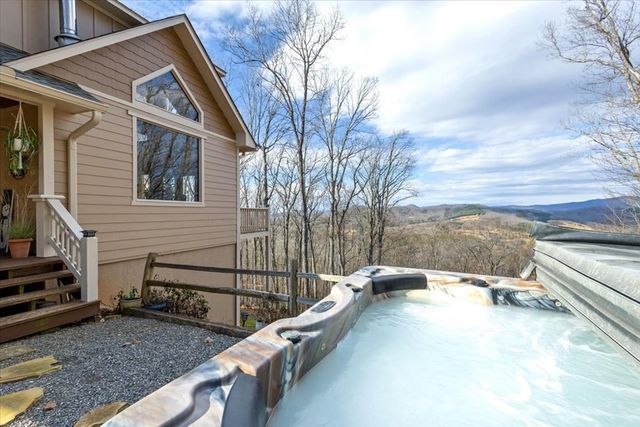 1706 Deer Valley Drive, Warne, NC 28909