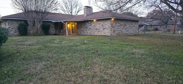 1222 14th Street NW, Grand Prairie, TX 75050