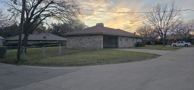 1222 14th Street NW, Grand Prairie, TX 75050