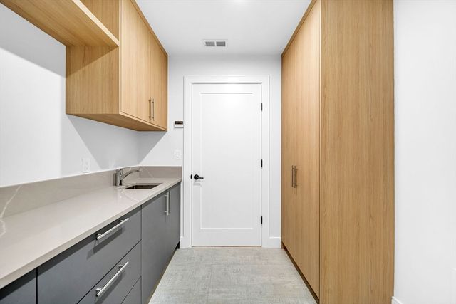 447 Hillside Ave, Needham, MA 02494