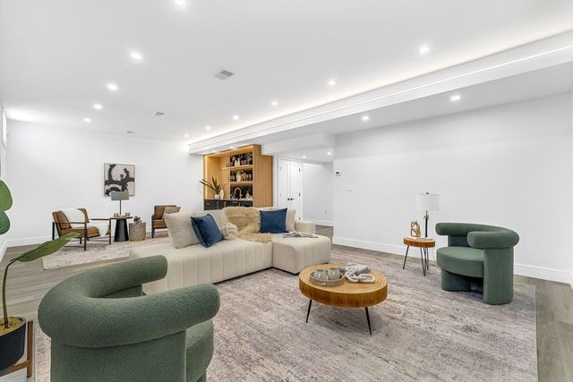 447 Hillside Ave, Needham, MA 02494