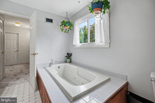 444 VALLEYBROOK RD, Media, PA 19063