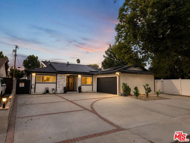 15829 Tupper Street, Los Angeles, CA 91343
