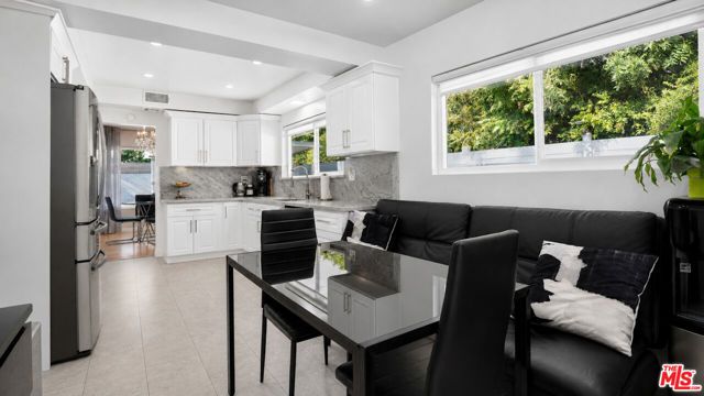 15829 Tupper Street, Los Angeles, CA 91343