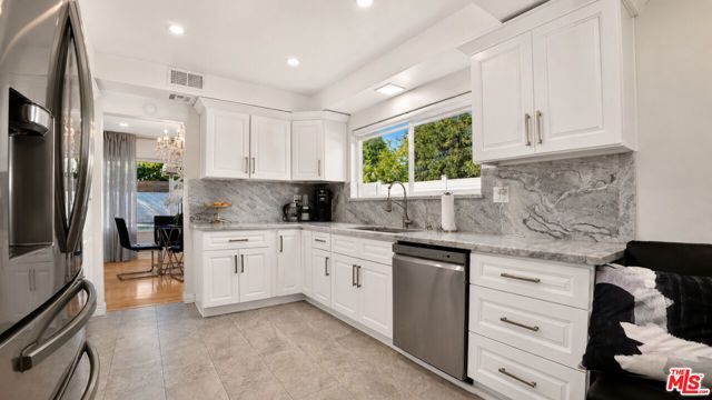 15829 Tupper Street, Los Angeles, CA 91343