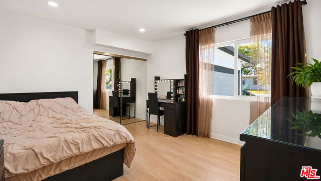 15829 Tupper Street, Los Angeles, CA 91343