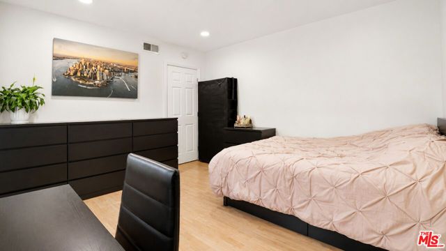 15829 Tupper Street, Los Angeles, CA 91343