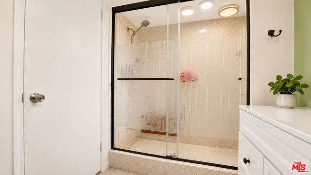 15829 Tupper Street, Los Angeles, CA 91343