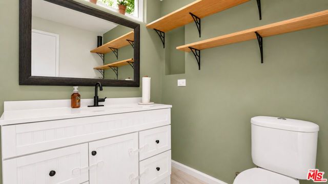 15829 Tupper Street, Los Angeles, CA 91343