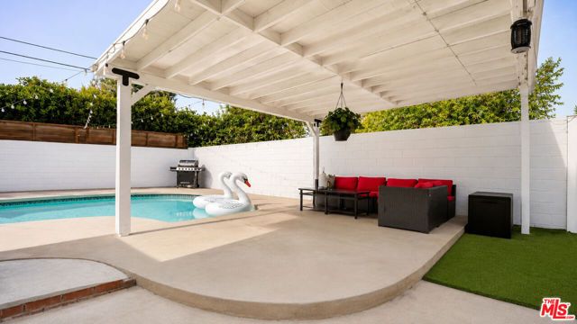 15829 Tupper Street, Los Angeles, CA 91343