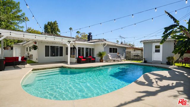 15829 Tupper Street, Los Angeles, CA 91343