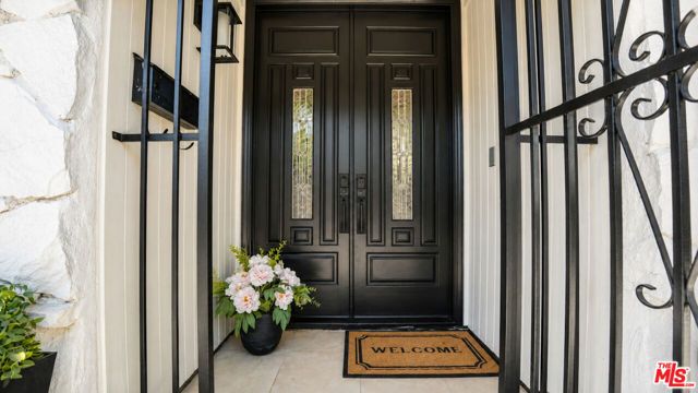 15829 Tupper Street, Los Angeles, CA 91343