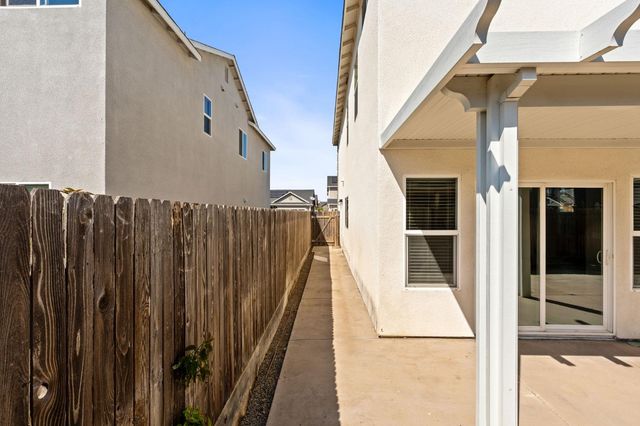 4172 Rialto Avenue, Clovis, CA 93619