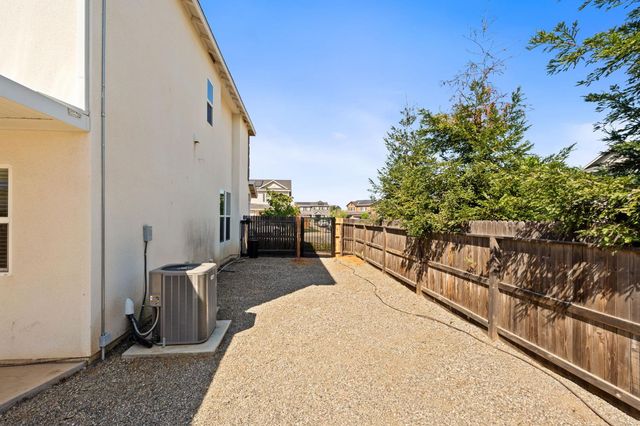 4172 Rialto Avenue, Clovis, CA 93619