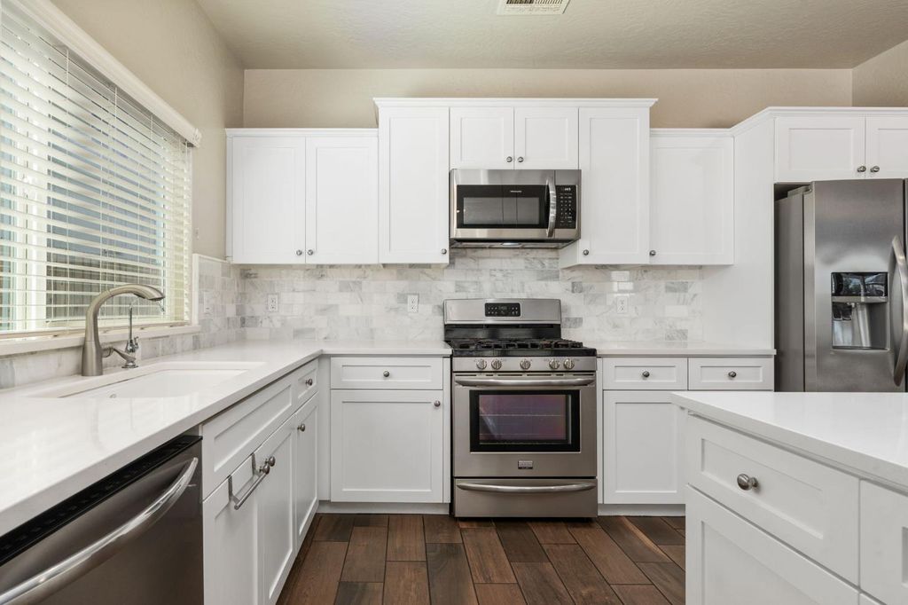 Image 13 of property listing at 4172 Rialto Avenue, Clovis, CA 93619