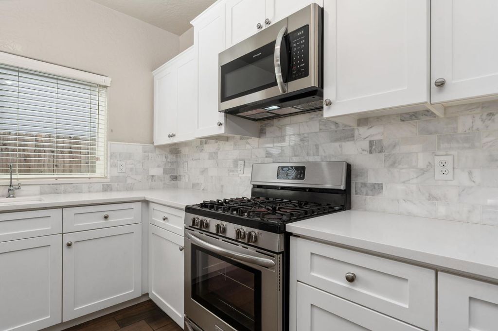 Image 14 of property listing at 4172 Rialto Avenue, Clovis, CA 93619