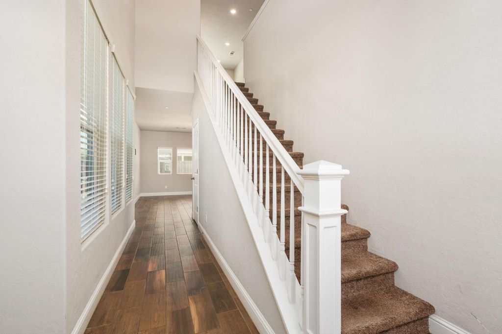 Image 18 of property listing at 4172 Rialto Avenue, Clovis, CA 93619