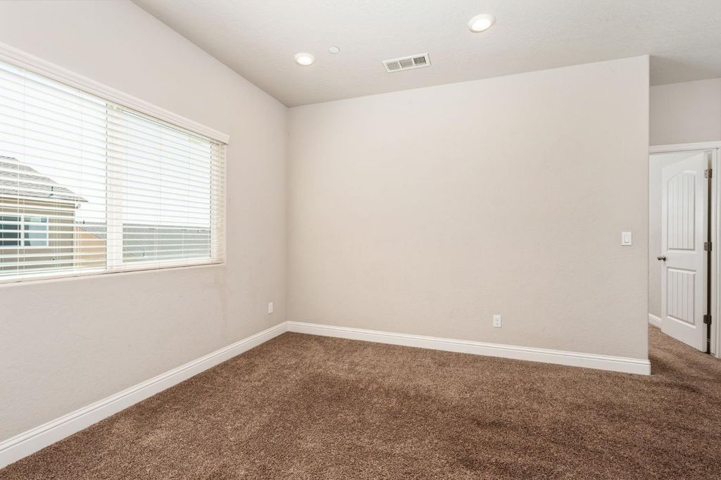 Image 21 of property listing at 4172 Rialto Avenue, Clovis, CA 93619
