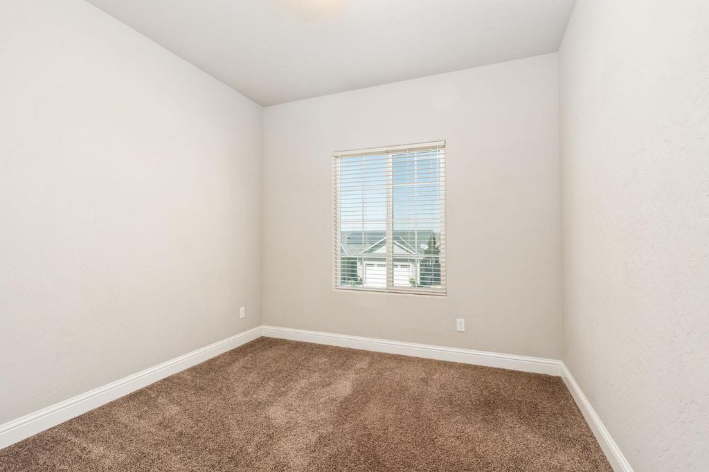 Image 33 of property listing at 4172 Rialto Avenue, Clovis, CA 93619