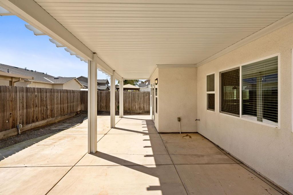Image 37 of property listing at 4172 Rialto Avenue, Clovis, CA 93619