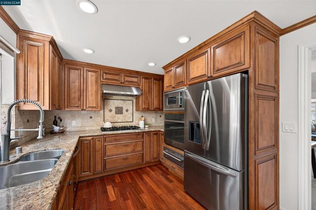 2 Wildwood Pl, Pleasant Hill, CA 94523