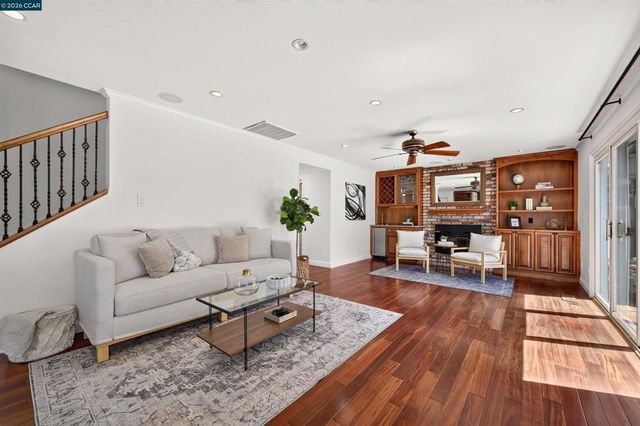 2 Wildwood Pl, Pleasant Hill, CA 94523