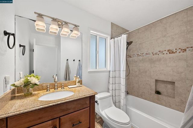 2 Wildwood Pl, Pleasant Hill, CA 94523