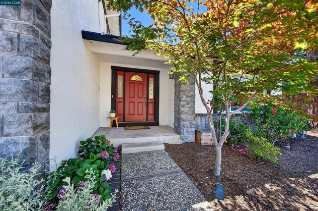 2 Wildwood Pl, Pleasant Hill, CA 94523