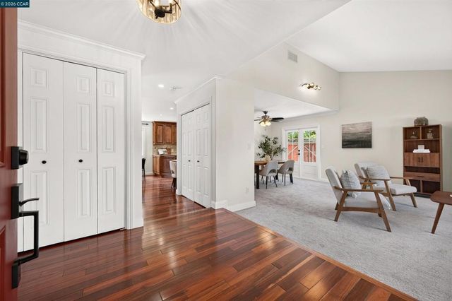 2 Wildwood Pl, Pleasant Hill, CA 94523