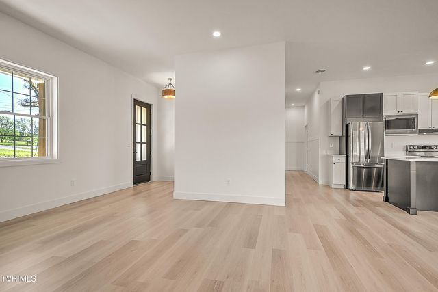 137 Crestview Drive, Elizabethton, TN 37643